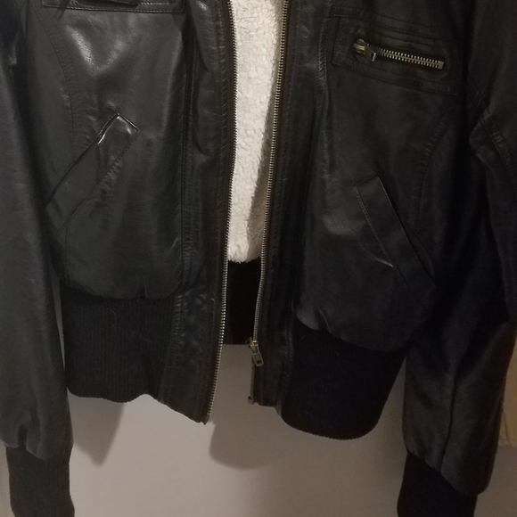 Jacket - Picture 2 of 4